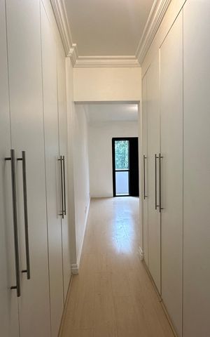 Apartamento à venda com 144m², 3 quartos e 2 vagas Apartamento à venda com 144m², 3 quartos e 2 vagasSuíte