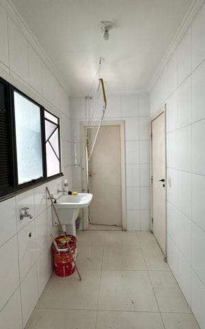 Apartamento à venda com 144m², 3 quartos e 2 vagas Apartamento à venda com 144m², 3 quartos e 2 vagasÁrea de Serviço