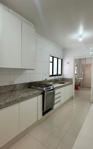 Apartamento à venda com 144m², 3 quartos e 2 vagas Apartamento à venda com 144m², 3 quartos e 2 vagasCozinha