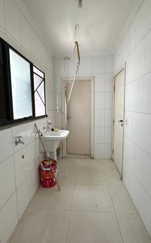 Apartamento à venda com 144m², 3 quartos e 2 vagas Apartamento à venda com 144m², 3 quartos e 2 vagasÁrea de Serviço
