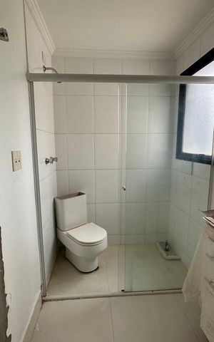 Apartamento à venda com 144m², 3 quartos e 2 vagas Apartamento à venda com 144m², 3 quartos e 2 vagasBanheiro da Suíte
