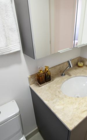 Apartamento à venda com 76m², 2 quartos e 2 vagasBanheiro Social