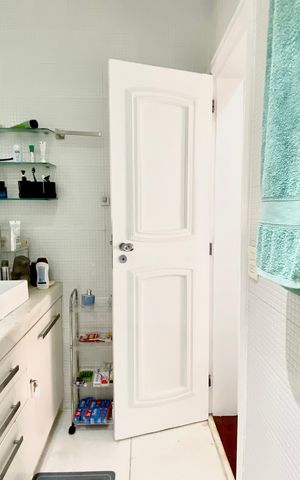 Apartamento à venda com 100m², 2 quartos e sem vaga Apartamento à venda com 100m², 2 quartos e sem vagaBanheiro social
