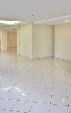 Apartamento à venda com 110m², 3 quartos e 2 vagas Apartamento à venda com 110m², 3 quartos e 2 vagasÁrea comum - Salão de festas