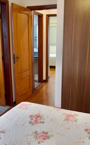 Apartamento à venda com 110m², 3 quartos e 2 vagas Apartamento à venda com 110m², 3 quartos e 2 vagasSuíte