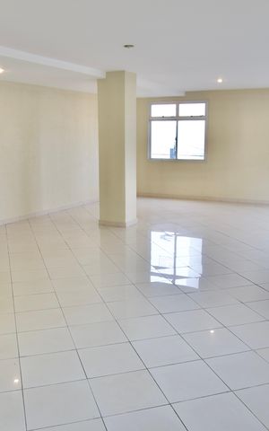 Apartamento à venda com 110m², 3 quartos e 2 vagas Apartamento à venda com 110m², 3 quartos e 2 vagasÁrea comum - Salão de festas