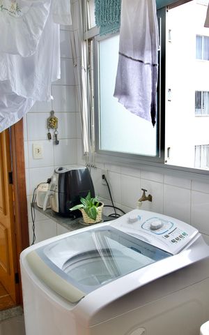 Apartamento à venda com 110m², 3 quartos e 2 vagas Apartamento à venda com 110m², 3 quartos e 2 vagasÁrea de Serviço