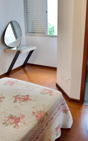Apartamento à venda com 110m², 3 quartos e 2 vagas Apartamento à venda com 110m², 3 quartos e 2 vagasSuíte