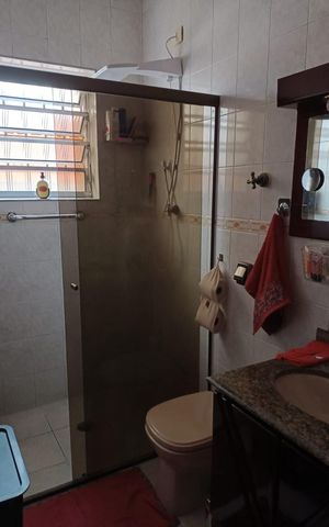 Casa à venda com 167m², 4 quartos e 2 vagas