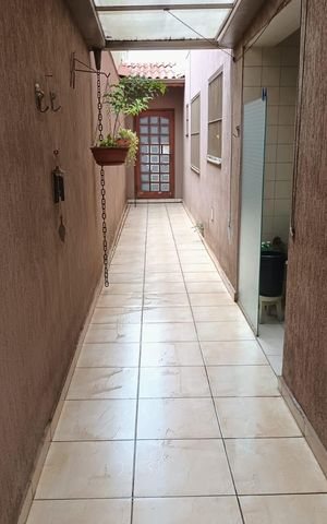 Casa à venda com 167m², 4 quartos e 2 vagas