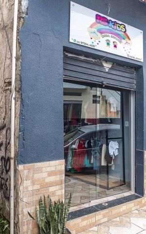 Casa à venda com 55m², 2 quartos e sem vaga Casa à venda com 55m², 2 quartos e sem vagaFachada