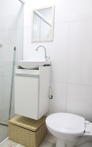 Casa à venda com 300m², 3 quartos e 2 vagasBanheiro comum 1