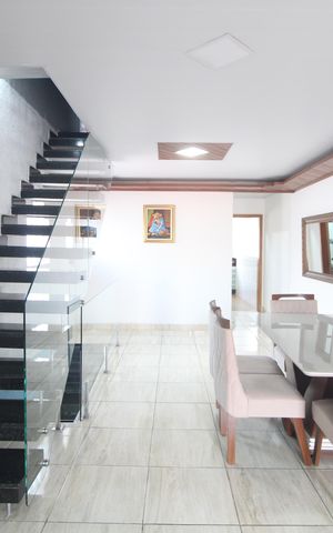 Casa à venda com 300m², 3 quartos e 2 vagasSala