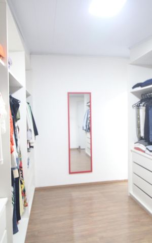 Casa à venda com 300m², 3 quartos e 2 vagasCloset da suíte