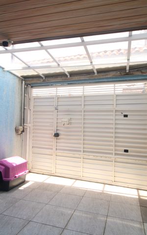 Casa à venda com 300m², 3 quartos e 2 vagasGaragem
