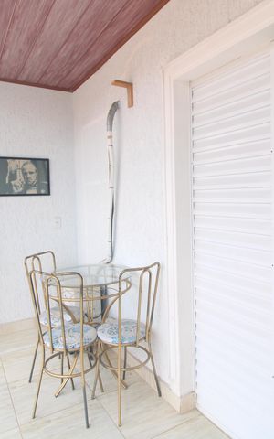 Casa à venda com 300m², 3 quartos e 2 vagasSala