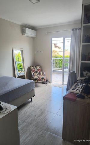 Casa de condomínio à venda com 180m², 4 quartos e 2 vagas