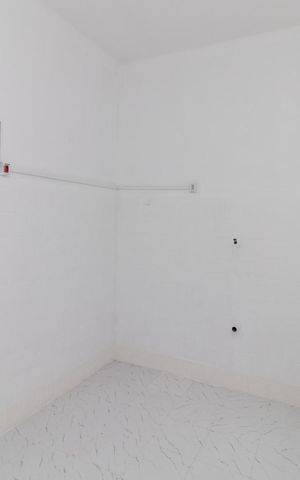 Apartamento à venda com 80m², 3 quartos e sem vagaCozinha e Área de Serviço