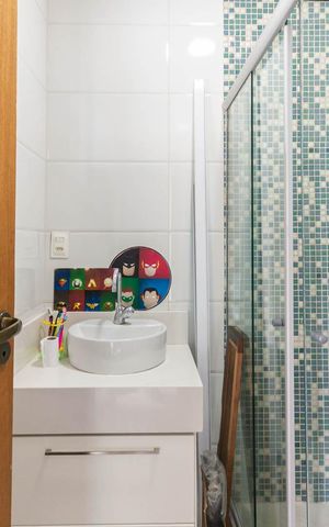 Casa à venda com 220m², 3 quartos e 2 vagasBanheiro Suíte 1 