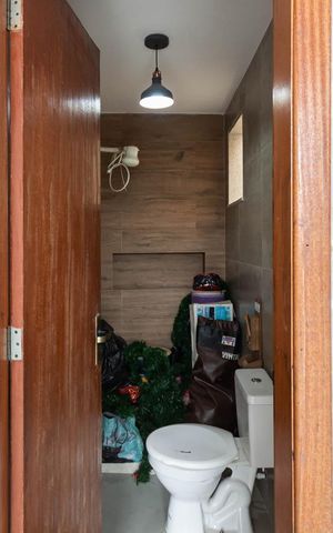 Casa à venda com 220m², 3 quartos e 2 vagasCobertura
