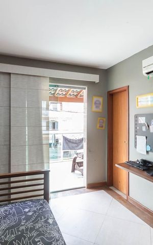 Casa à venda com 220m², 3 quartos e 2 vagasSuíte 1