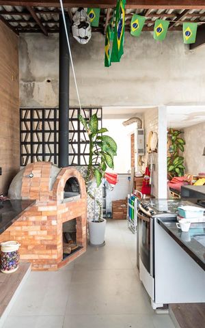 Casa à venda com 220m², 3 quartos e 2 vagasCobertura