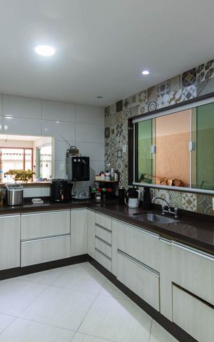 Casa à venda com 220m², 3 quartos e 2 vagasCozinha
