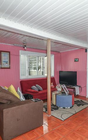 Casa à venda com 300m², 3 quartos e 2 vagasSala