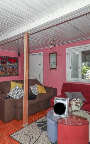 Casa à venda com 300m², 3 quartos e 2 vagasSala