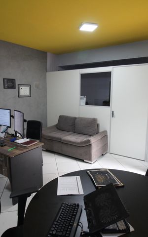 Casa à venda com 350m², 5 quartos e 2 vagasEscritório