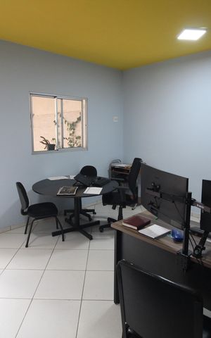Casa à venda com 350m², 5 quartos e 2 vagasEscritório