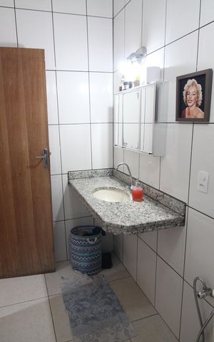 Casa à venda com 350m², 5 quartos e 2 vagasBanheiro 2