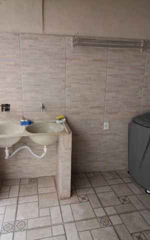 Casa à venda com 350m², 5 quartos e 2 vagasÁrea de Serviço