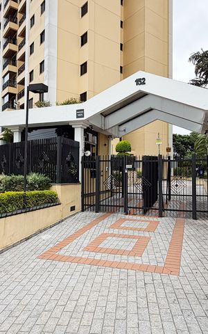 Apartamento para alugar com 74m², 3 quartos e 1 vaga Apartamento para alugar com 74m², 3 quartos e 1 vagaFachada e portaria