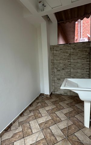 Casa para alugar com 74m², 2 quartos e sem vaga Casa para alugar com 74m², 2 quartos e sem vagaÁrea de Serviço