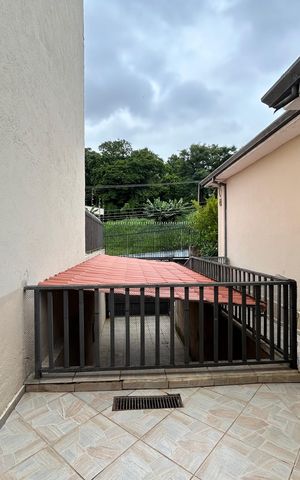 Casa à venda com 170m², 3 quartos e 2 vagas Casa à venda com 170m², 3 quartos e 2 vagasQuintal