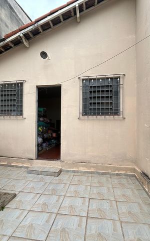 Casa à venda com 170m², 3 quartos e 2 vagas Casa à venda com 170m², 3 quartos e 2 vagasQuintal da Edícula