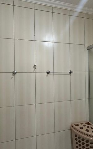 Casa à venda com 170m², 3 quartos e 2 vagas Casa à venda com 170m², 3 quartos e 2 vagasBanheiro