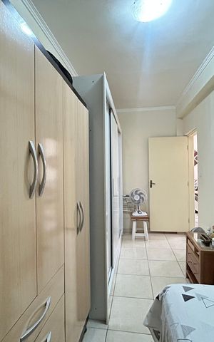 Casa à venda com 170m², 3 quartos e 2 vagas Casa à venda com 170m², 3 quartos e 2 vagasQuarto 2