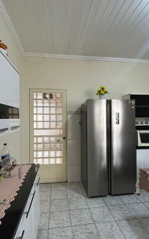 Casa à venda com 170m², 3 quartos e 2 vagas Casa à venda com 170m², 3 quartos e 2 vagasCozinha