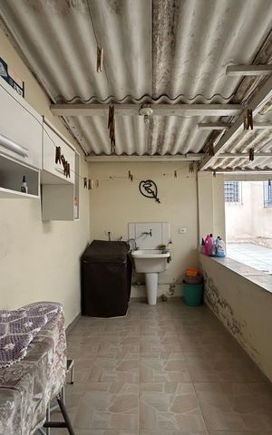Casa à venda com 170m², 3 quartos e 2 vagas Casa à venda com 170m², 3 quartos e 2 vagasÁrea de Serviço