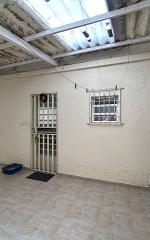 Casa à venda com 170m², 3 quartos e 2 vagas Casa à venda com 170m², 3 quartos e 2 vagasChurrasqueira