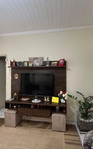 Casa à venda com 170m², 3 quartos e 2 vagas Casa à venda com 170m², 3 quartos e 2 vagasSala