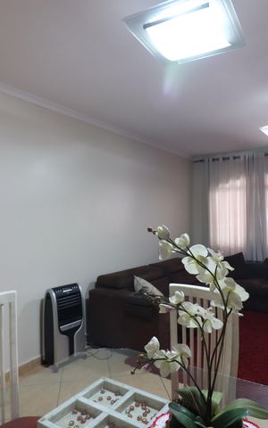 Casa à venda com 188m², 4 quartos e 2 vagasSala 