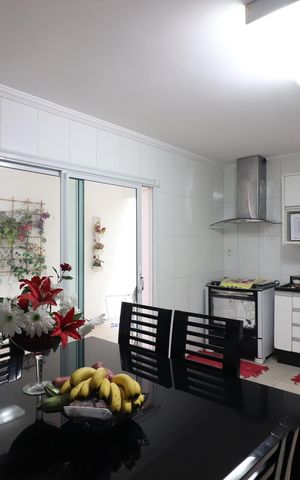 Casa à venda com 188m², 4 quartos e 2 vagasCozinha 