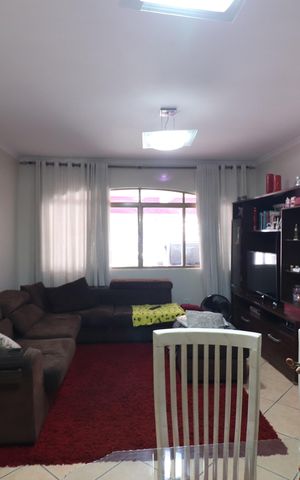 Casa à venda com 188m², 4 quartos e 2 vagasSala 