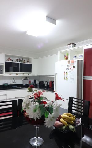 Casa à venda com 188m², 4 quartos e 2 vagasCozinha 