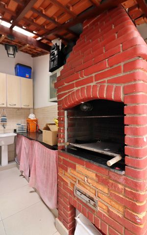 Casa à venda com 188m², 4 quartos e 2 vagasChurrasqueira