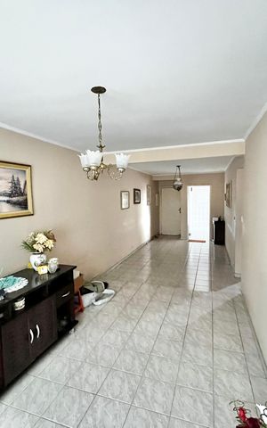Apartamento à venda com 81m², 3 quartos e 1 vaga Apartamento à venda com 81m², 3 quartos e 1 vagaSala
