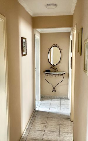 Apartamento à venda com 81m², 3 quartos e 1 vaga Apartamento à venda com 81m², 3 quartos e 1 vagaCorredor
